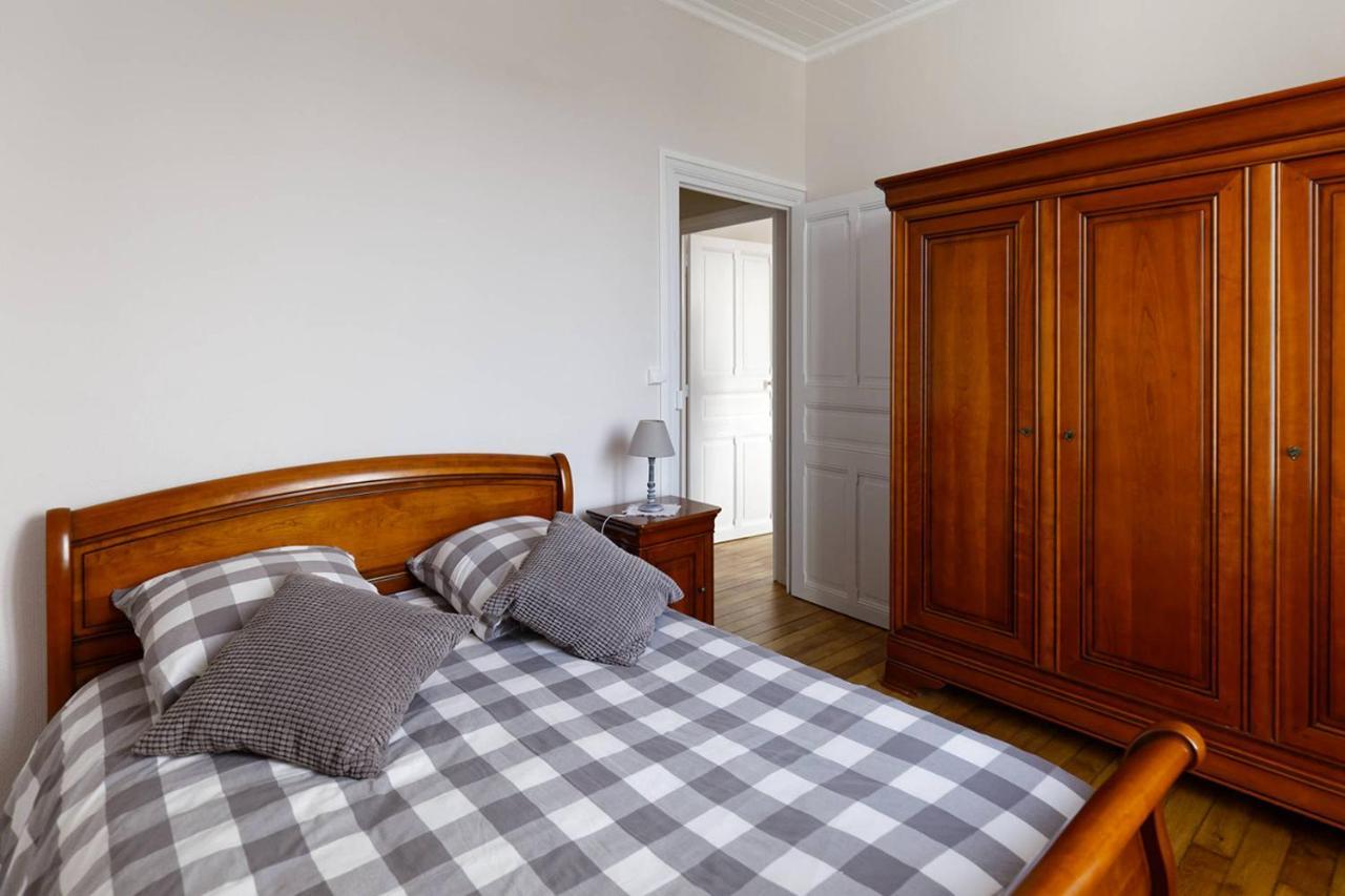 Le cachet d’une maison de centre-bourg à Beauvoir-sur-Mer Esterno foto
