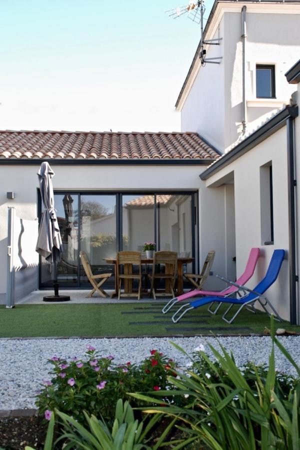 Le cachet d’une maison de centre-bourg à Beauvoir-sur-Mer Esterno foto
