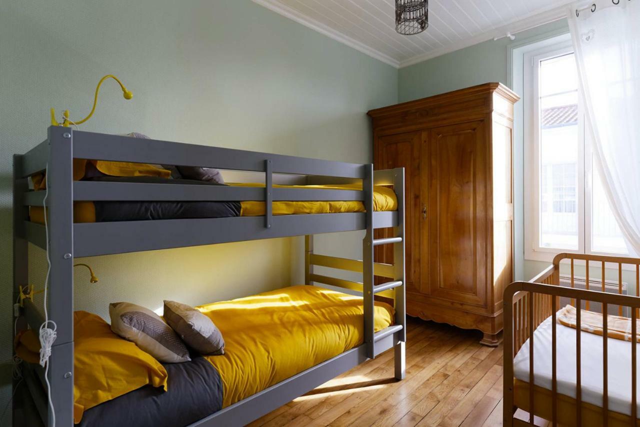 Le cachet d’une maison de centre-bourg à Beauvoir-sur-Mer Esterno foto
