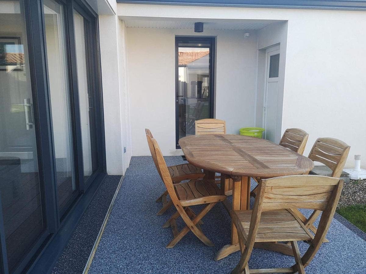 Le cachet d’une maison de centre-bourg à Beauvoir-sur-Mer Esterno foto